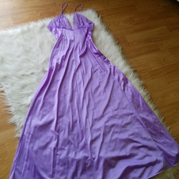 ๐ Vintage Purple See Thru Lace Gown ๐ - Picture 5 of 5